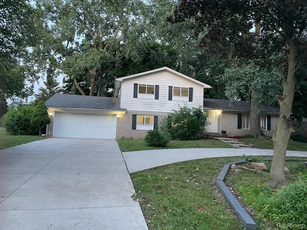 7421 Heather Heath West Bloomfield Charter Township MI 48322