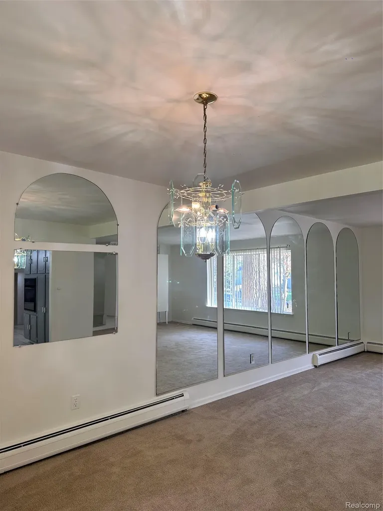 7421 Heather Heath West Bloomfield Charter Township MI 48322