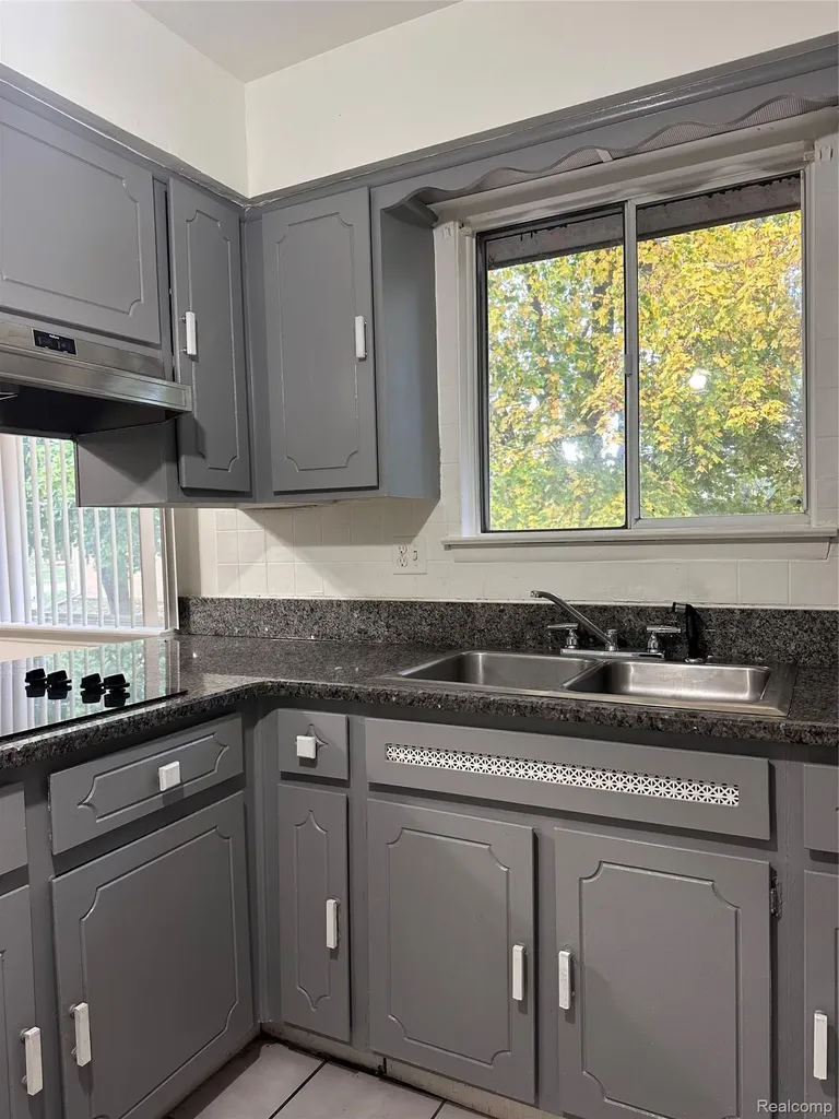 7421 Heather Heath West Bloomfield Charter Township MI 48322