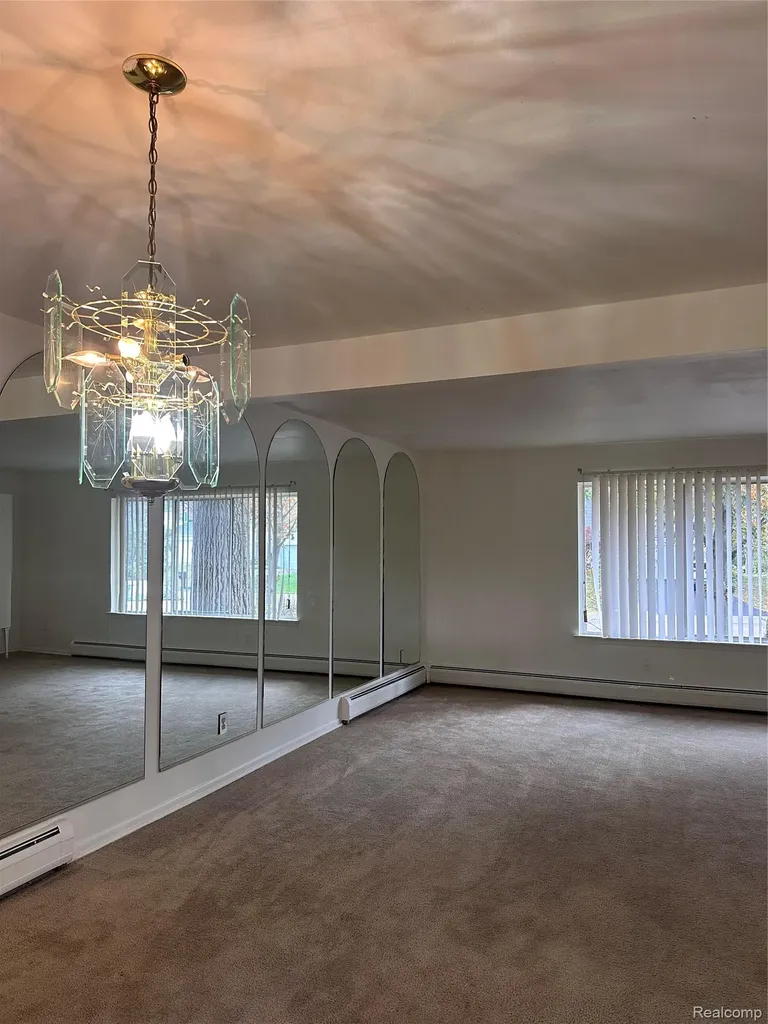 7421 Heather Heath West Bloomfield Charter Township MI 48322
