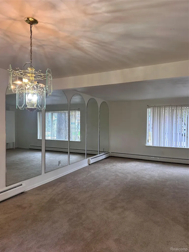 7421 Heather Heath West Bloomfield Charter Township MI 48322