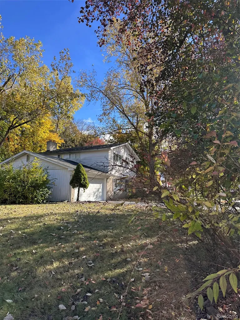 7421 Heather Heath West Bloomfield Charter Township MI 48322