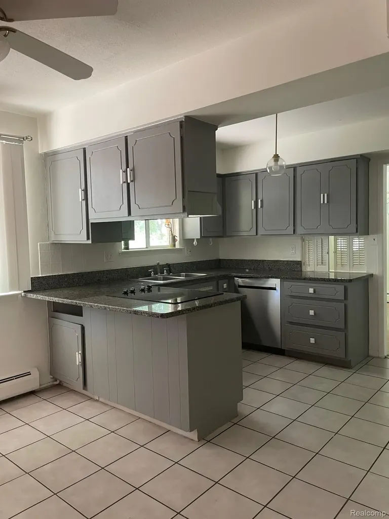 7421 Heather Heath West Bloomfield Charter Township MI 48322