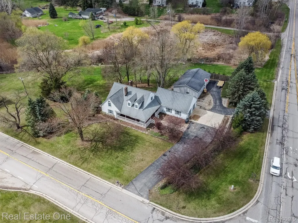 11030 Marshall Road Green Oak Township MI 48178