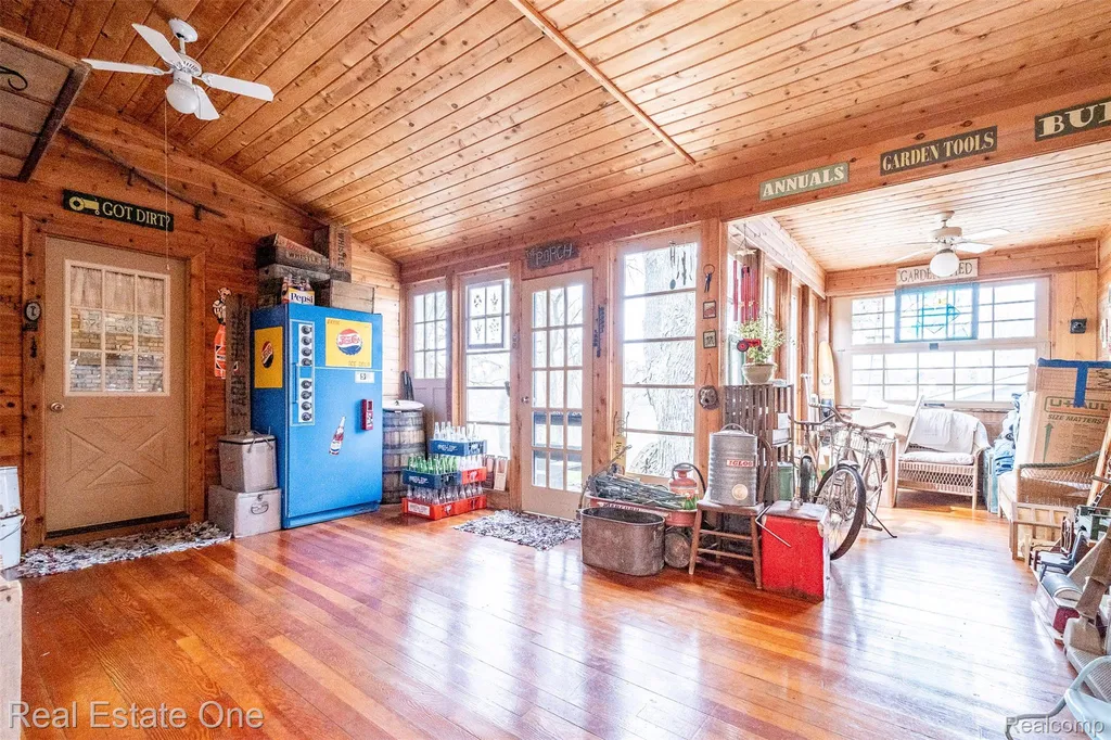 11030 Marshall Road Green Oak Township MI 48178