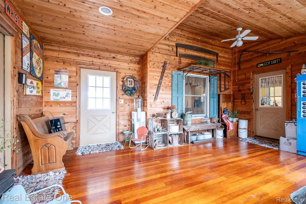 11030 Marshall Road Green Oak Township MI 48178