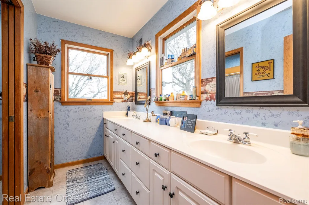 11030 Marshall Road Green Oak Township MI 48178
