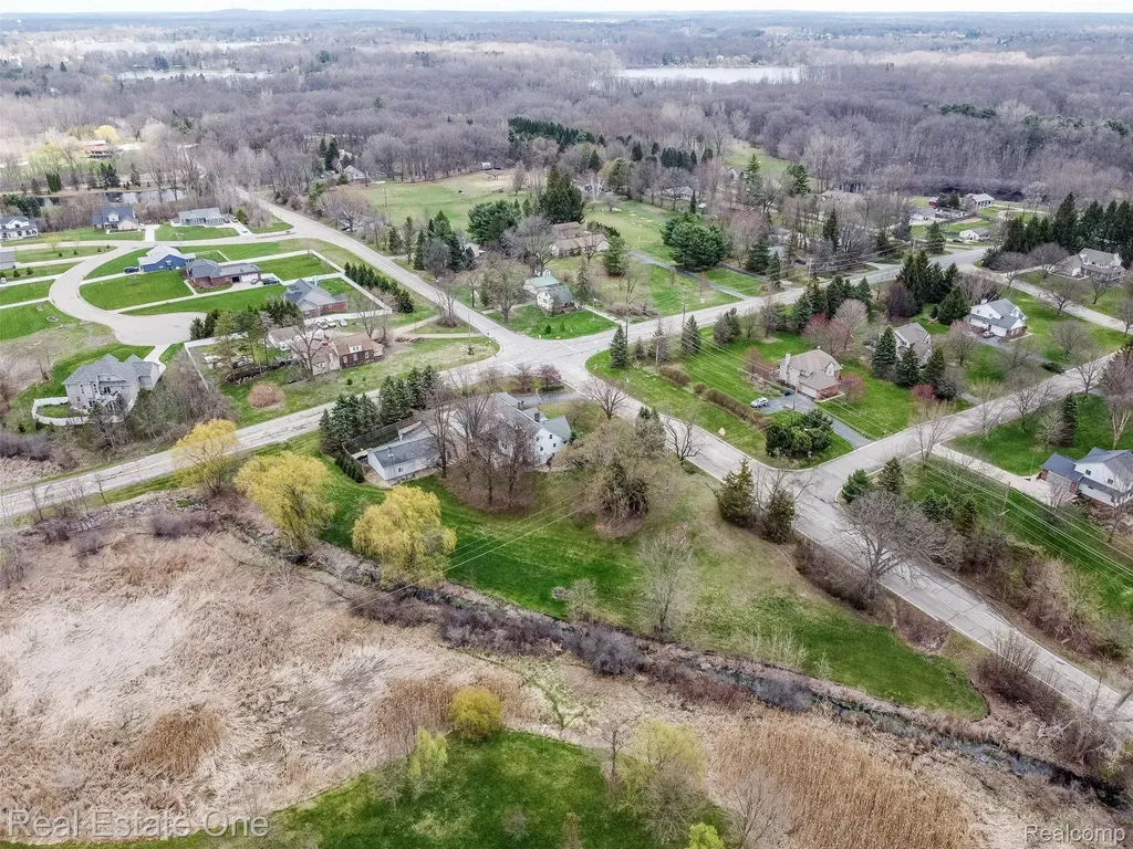 11030 Marshall Road Green Oak Township MI 48178