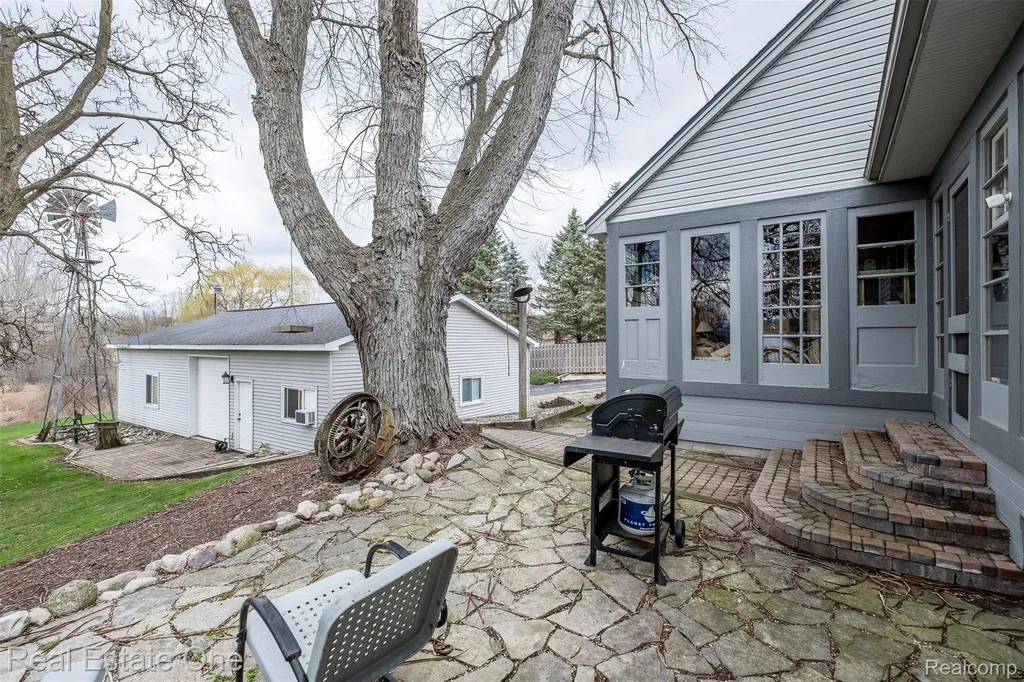11030 Marshall Road Green Oak Township MI 48178