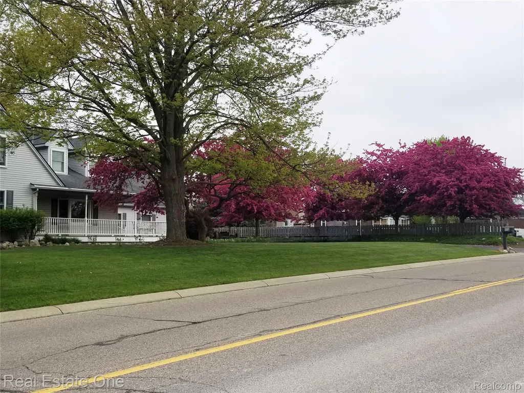 11030 Marshall Road Green Oak Township MI 48178