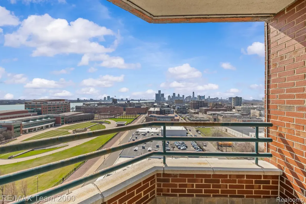 3320 Spinnaker Lane Detroit City MI 48207