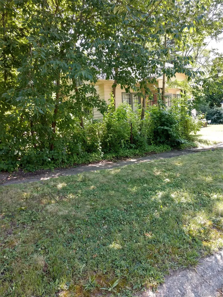 2212 Hoff Street Flint City MI 48506