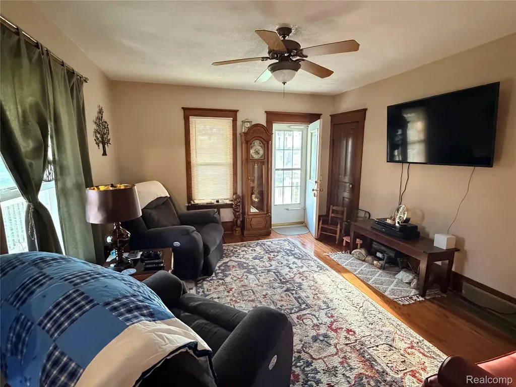 6038 Byron Road Cohoctah Township MI 48855