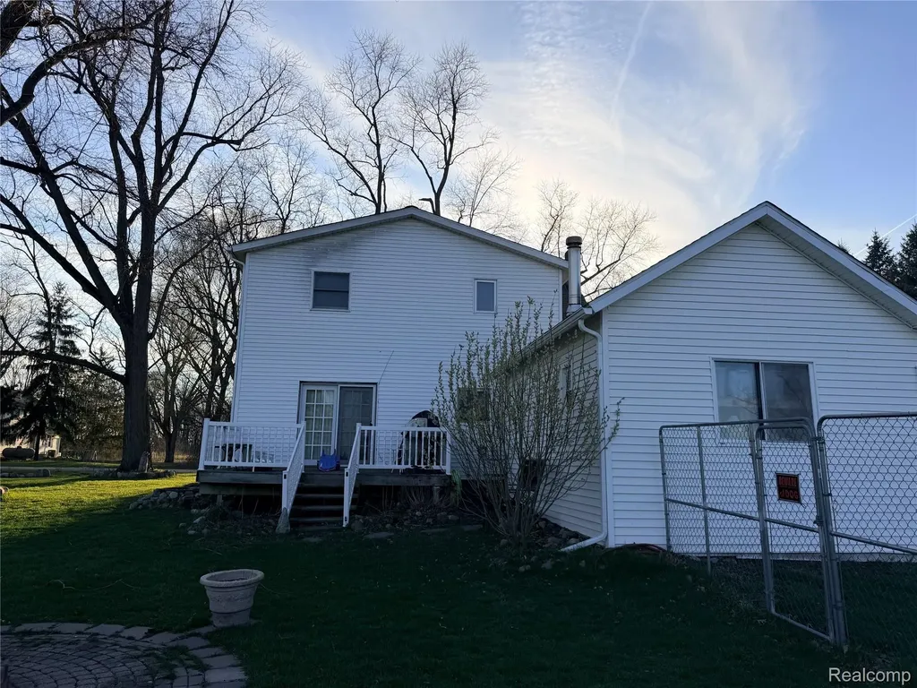 6038 Byron Road Cohoctah Township MI 48855