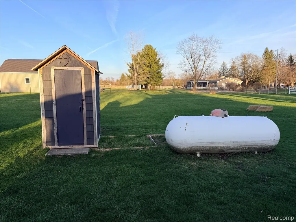 6038 Byron Road Cohoctah Township MI 48855