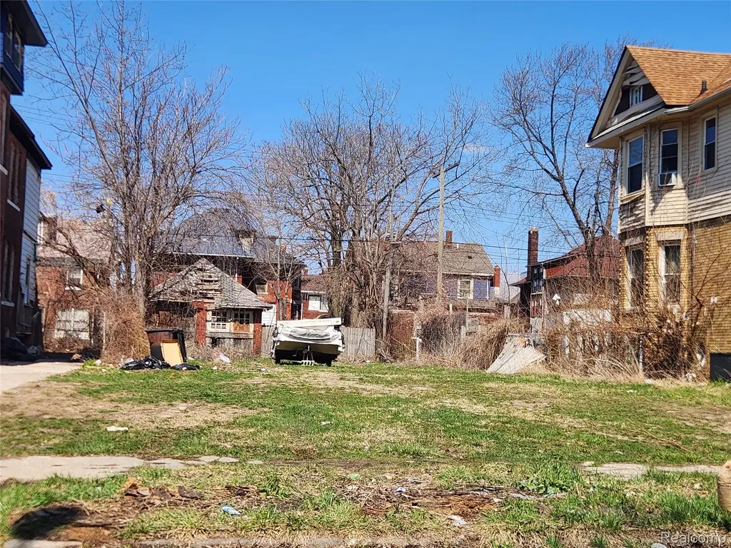130 Hazelwood Street Detroit City MI 48202