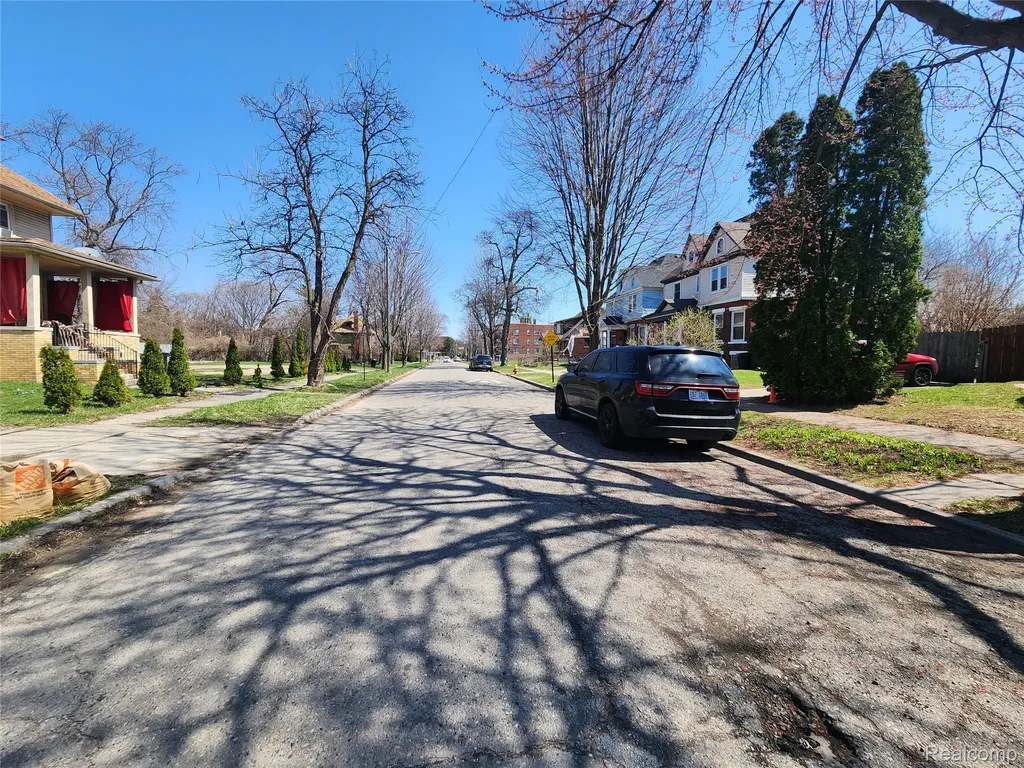 130 Hazelwood Street Detroit City MI 48202