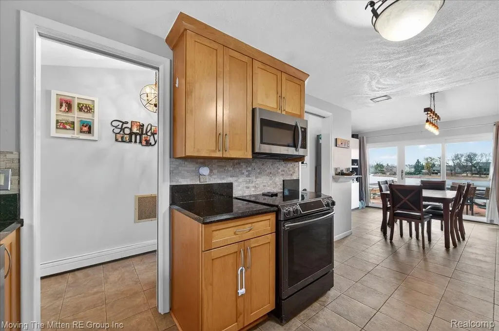 2965 Barkman Drive Waterford Charter Township MI 48329