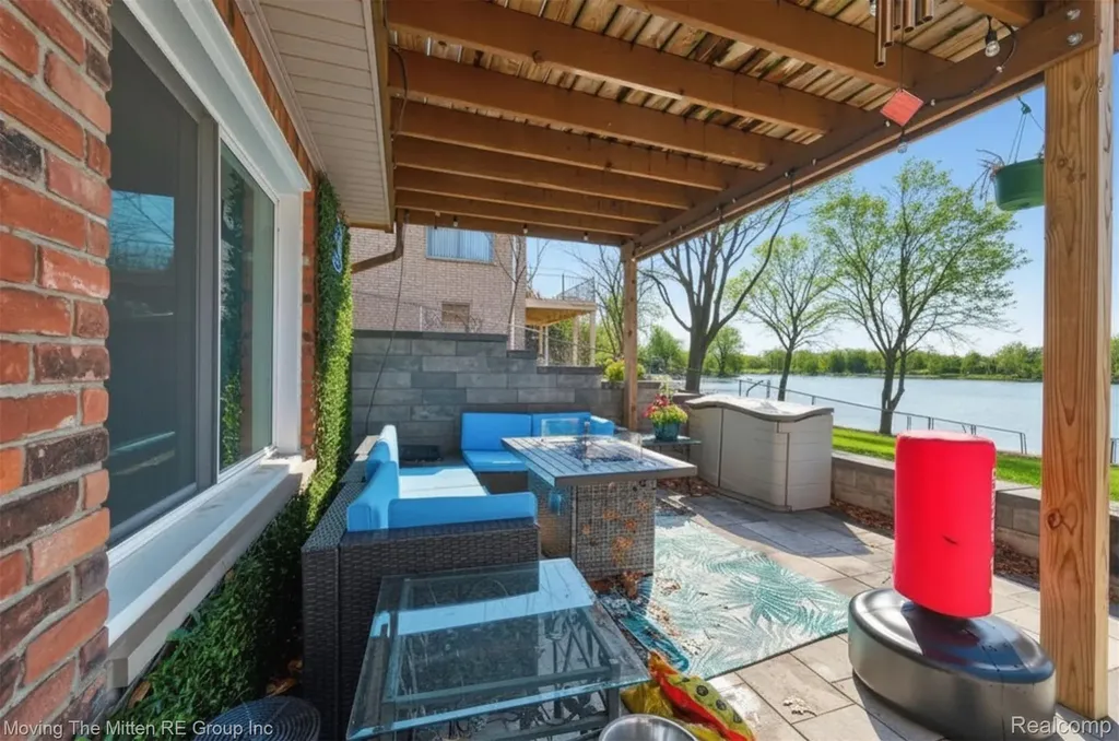 2965 Barkman Drive Waterford Charter Township MI 48329