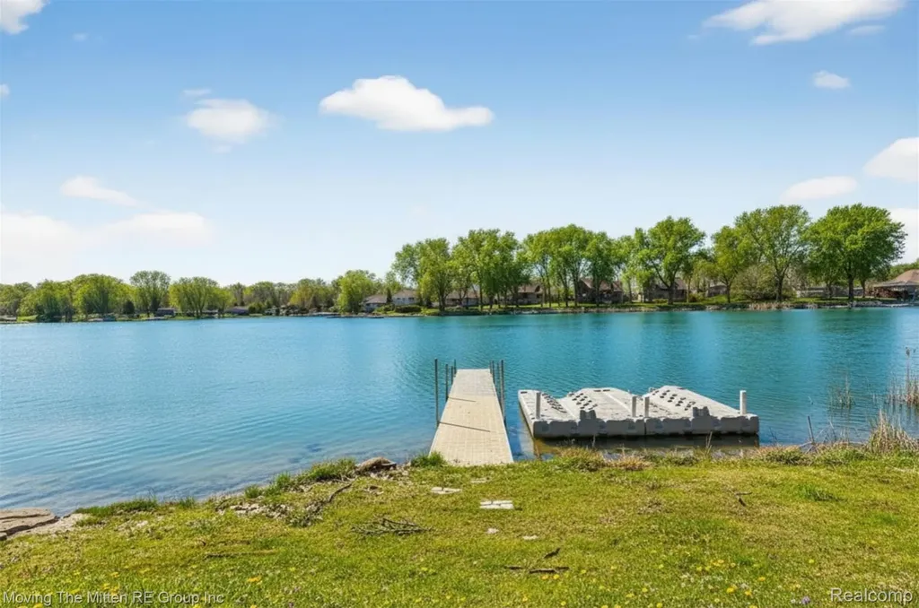 2965 Barkman Drive Waterford Charter Township MI 48329
