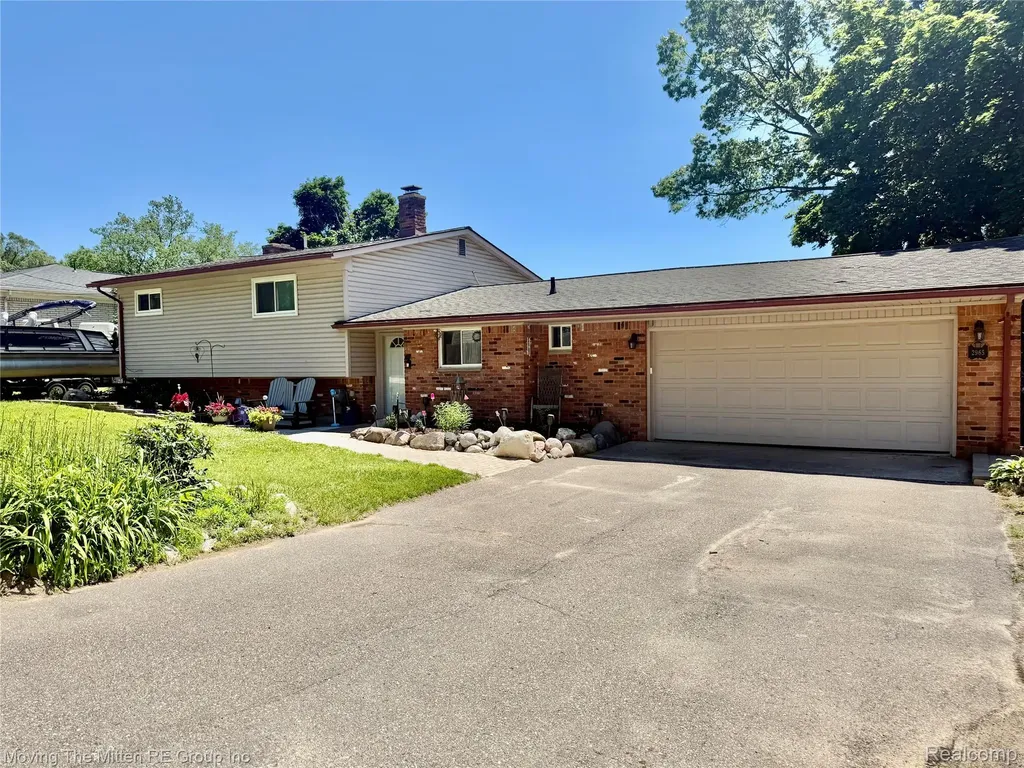 2965 Barkman Drive Waterford Charter Township MI 48329