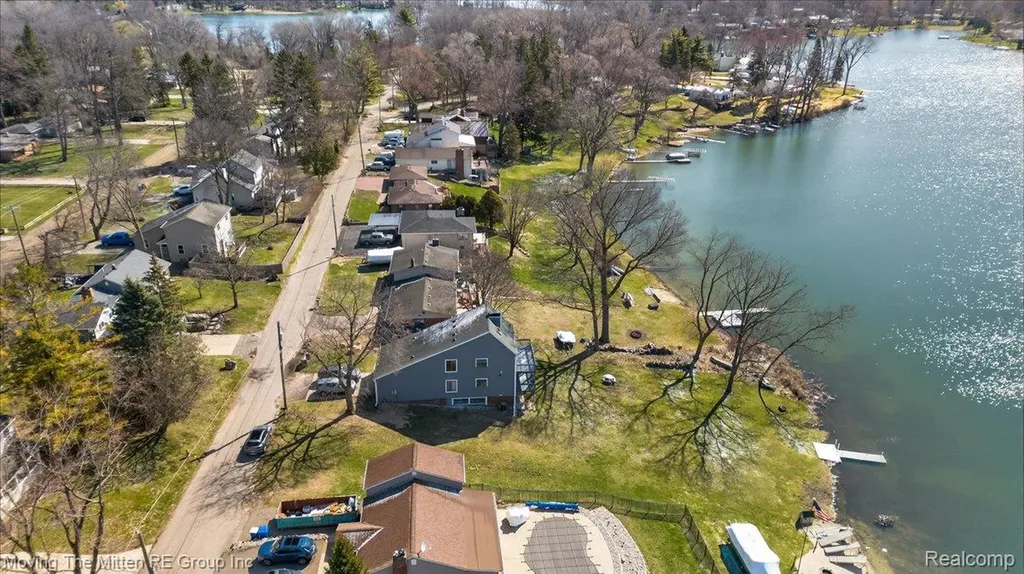 2965 Barkman Drive Waterford Charter Township MI 48329
