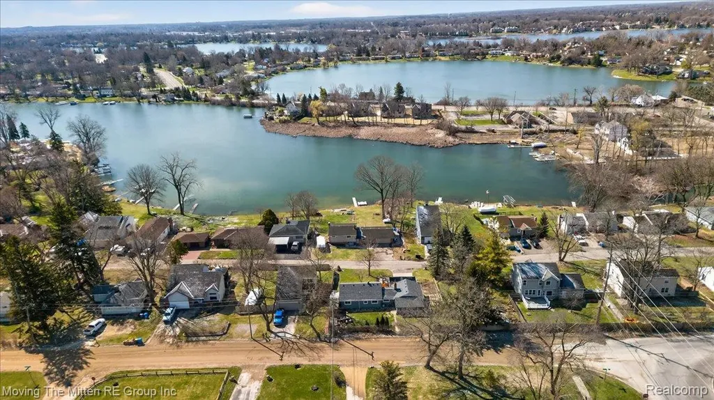 2965 Barkman Drive Waterford Charter Township MI 48329