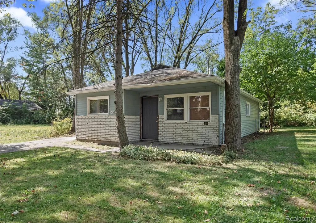 14561 Stout Street Detroit City MI 48223