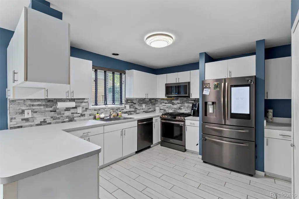 3195 Green Oaks Drive West Bloomfield Charter Township MI 48324