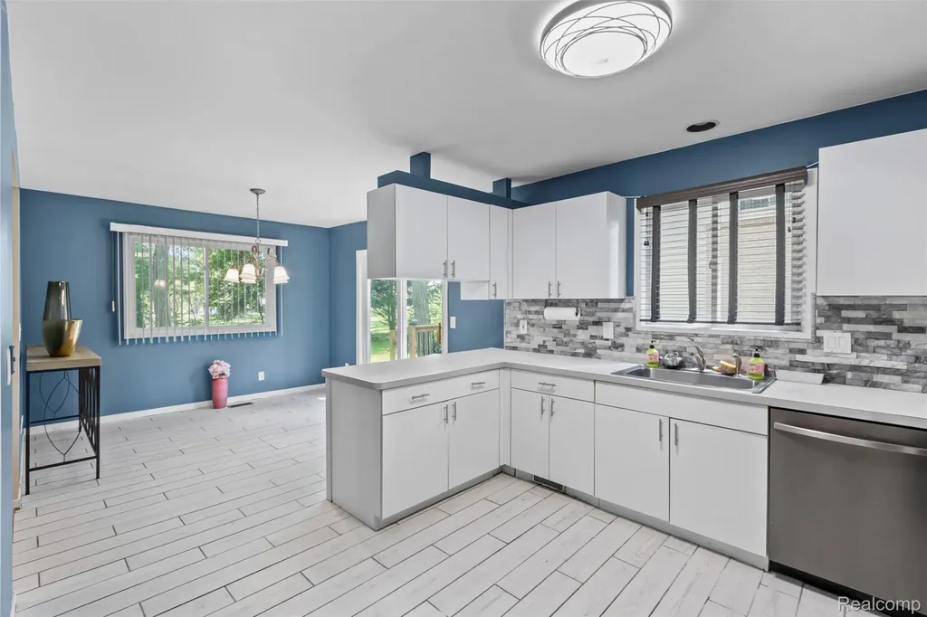 3195 Green Oaks Drive West Bloomfield Charter Township MI 48324