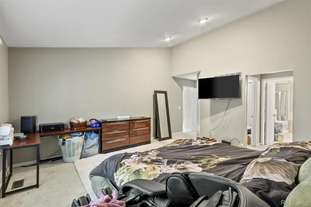 3195 Green Oaks Drive West Bloomfield Charter Township MI 48324