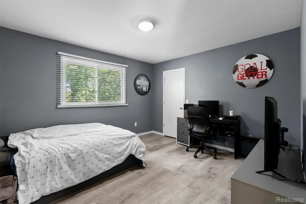 3195 Green Oaks Drive West Bloomfield Charter Township MI 48324