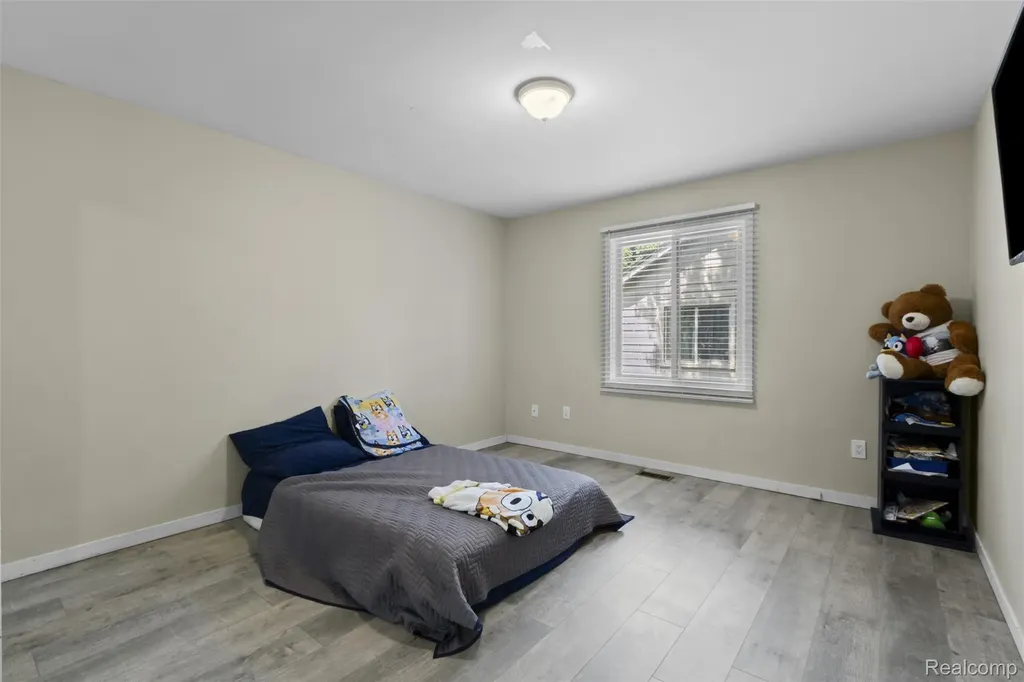 3195 Green Oaks Drive West Bloomfield Charter Township MI 48324