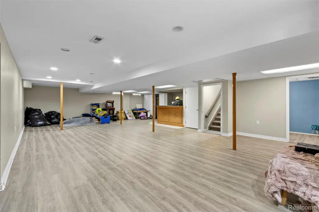 3195 Green Oaks Drive West Bloomfield Charter Township MI 48324
