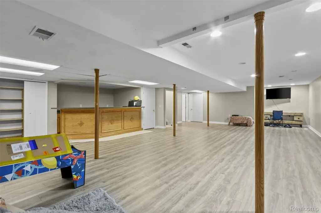 3195 Green Oaks Drive West Bloomfield Charter Township MI 48324