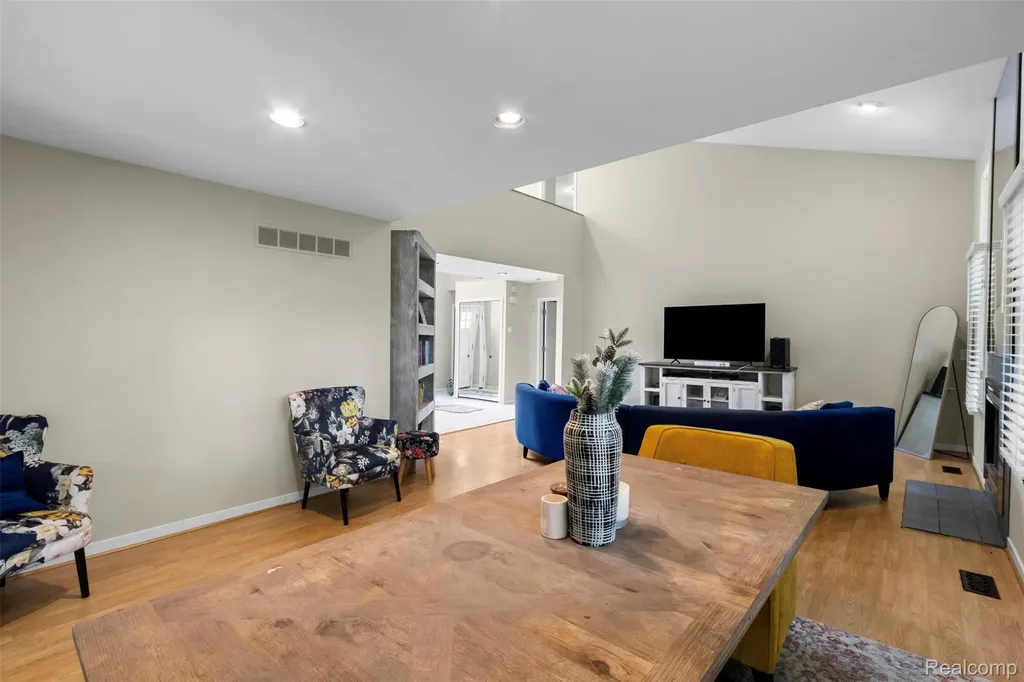 3195 Green Oaks Drive West Bloomfield Charter Township MI 48324