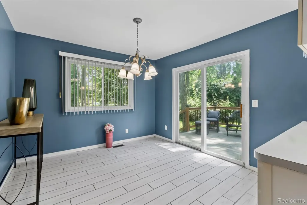 3195 Green Oaks Drive West Bloomfield Charter Township MI 48324