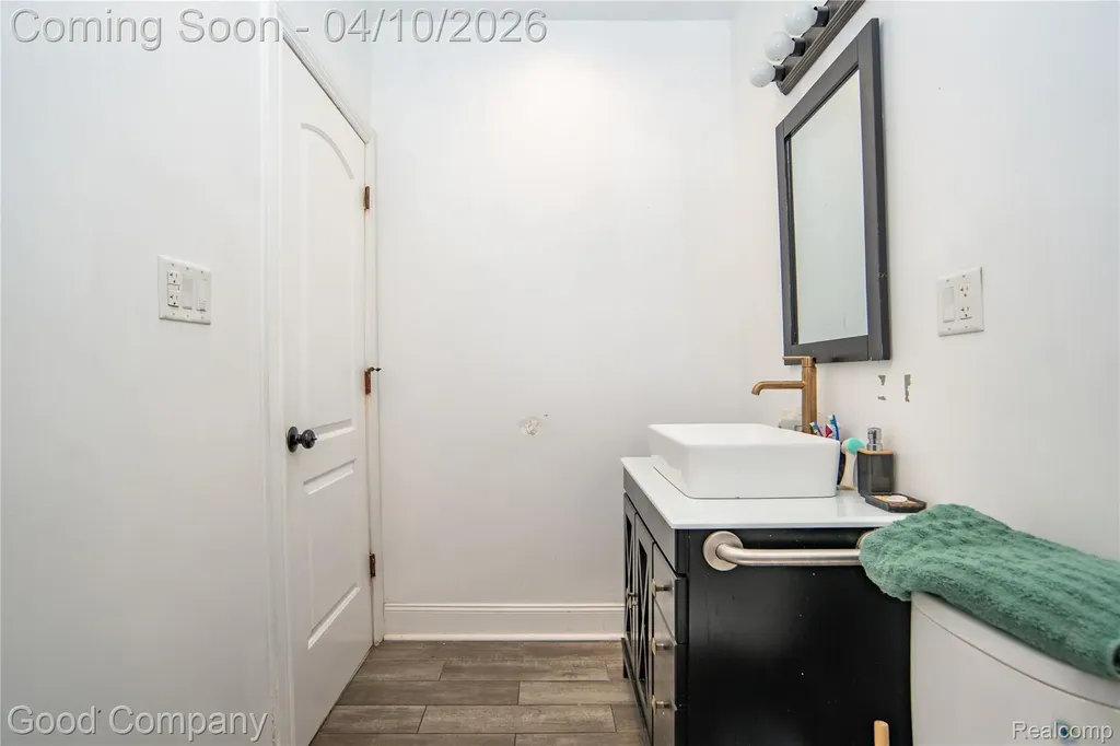 30 Lawrence Street Detroit City MI 48202