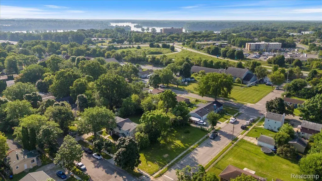 893 Madison Street Ypsilanti City MI 48197