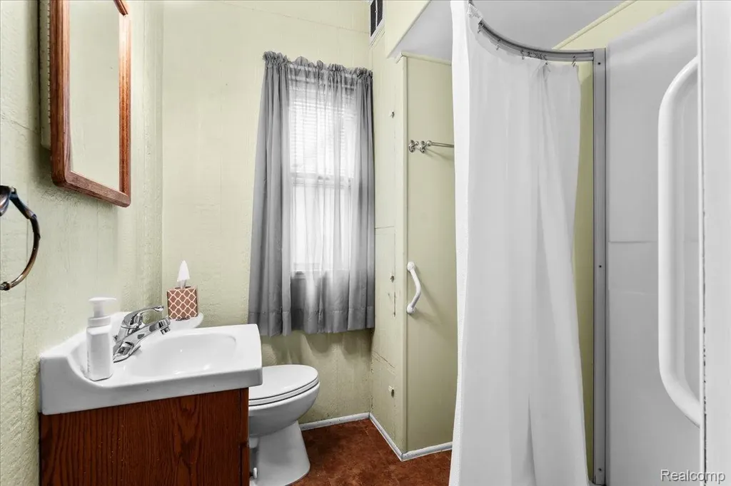 133 Oak Street River Rouge City MI 48218