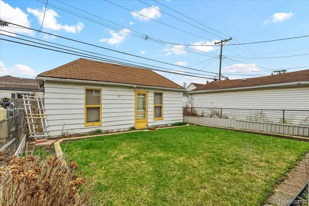 133 Oak Street River Rouge City MI 48218