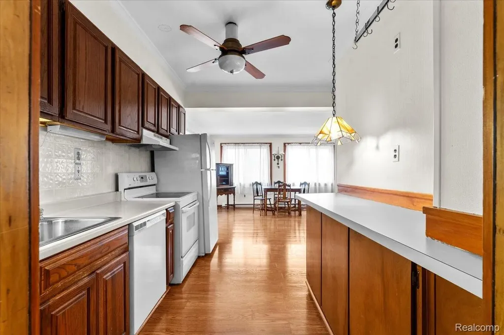 133 Oak Street River Rouge City MI 48218