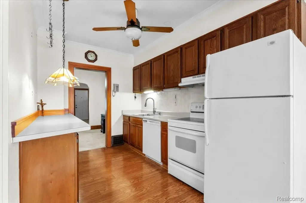 133 Oak Street River Rouge City MI 48218
