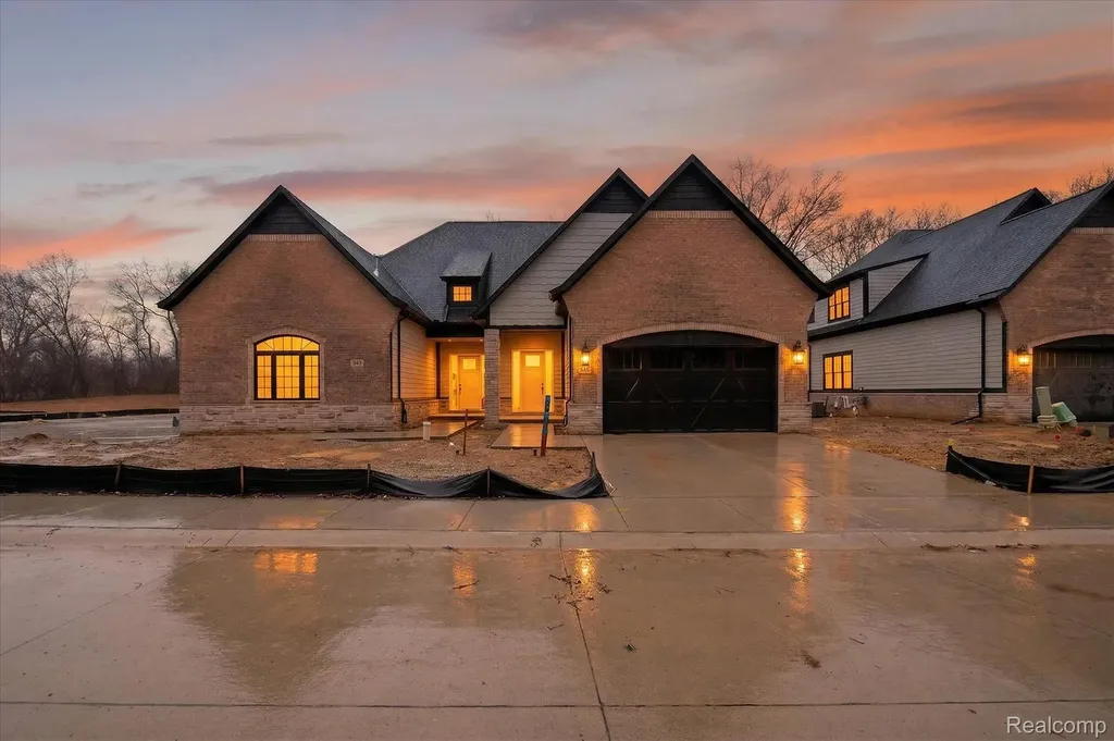 546 Maplehill Road Rochester Hills City MI 48306