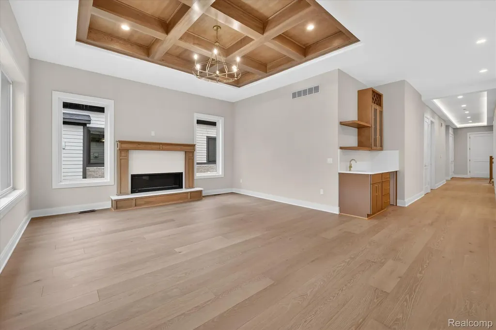 546 Maplehill Road Rochester Hills City MI 48306