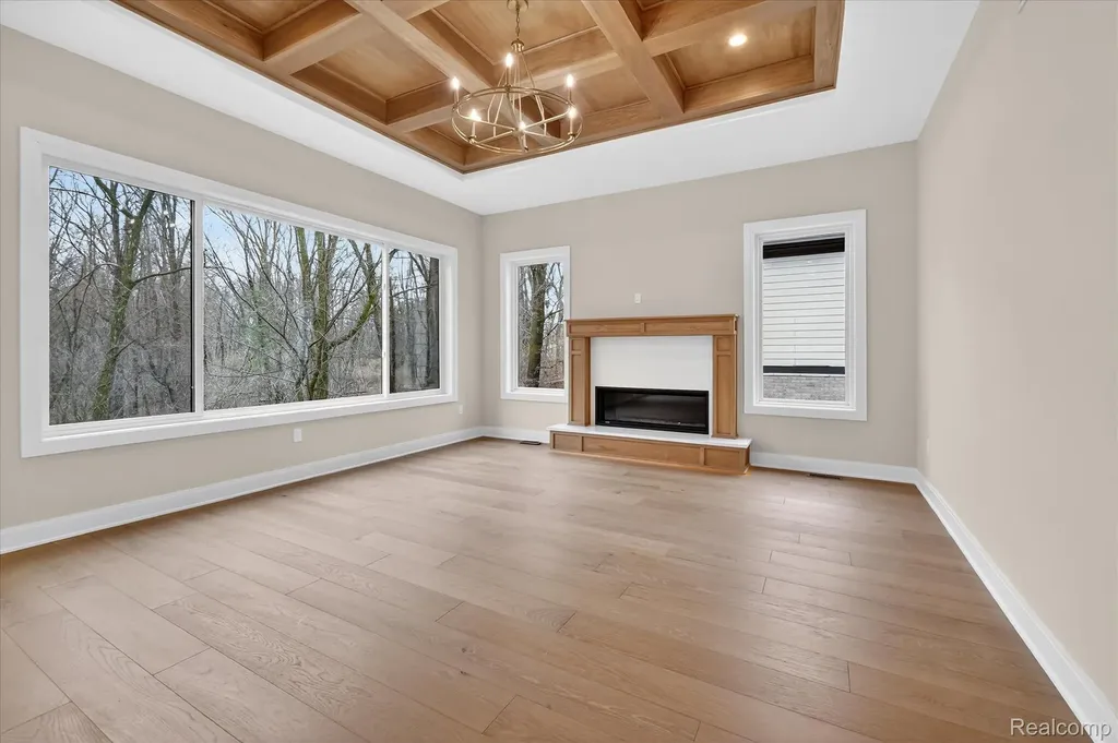 546 Maplehill Road Rochester Hills City MI 48306