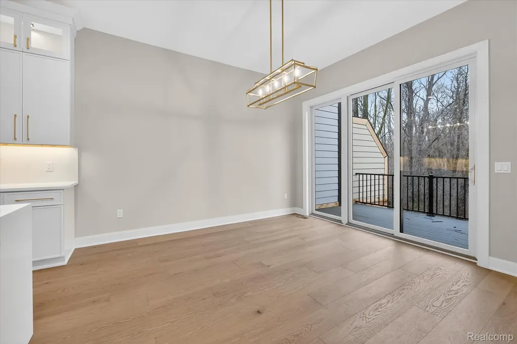 546 Maplehill Road Rochester Hills City MI 48306