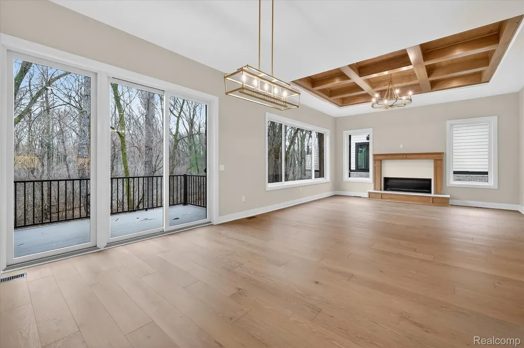 546 Maplehill Road Rochester Hills City MI 48306