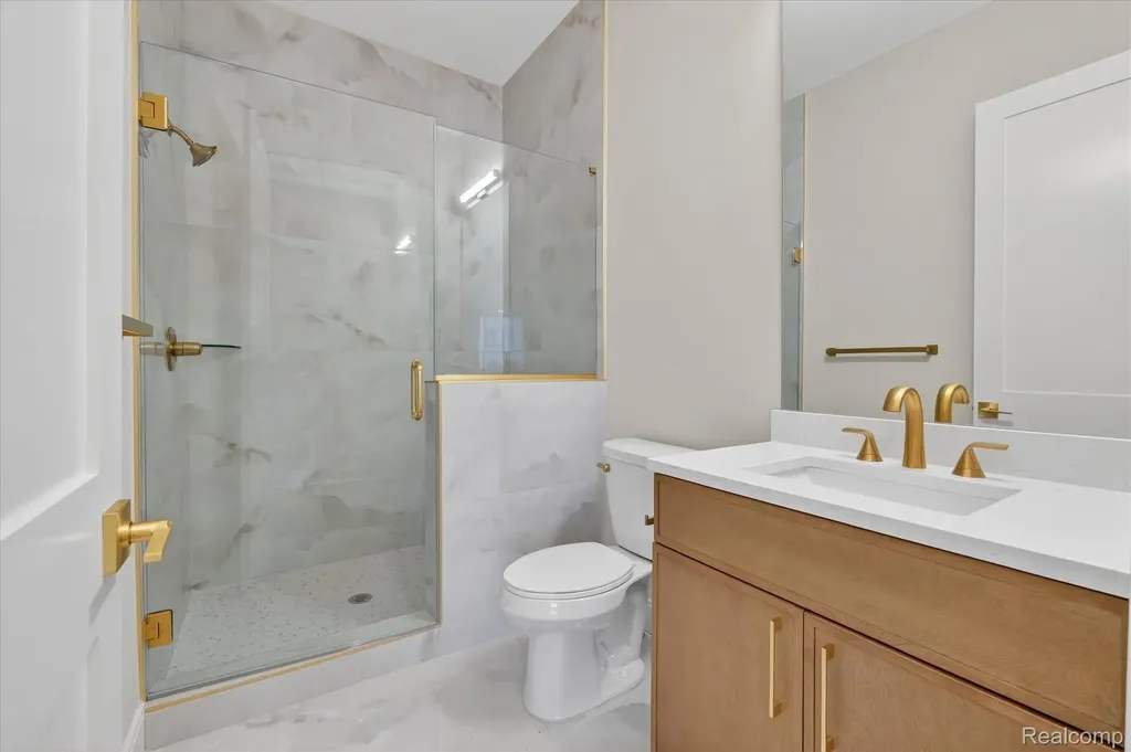 546 Maplehill Road Rochester Hills City MI 48306