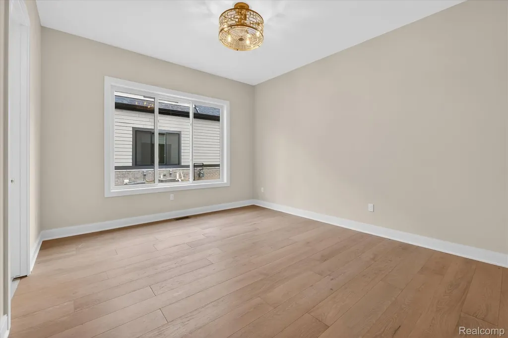 546 Maplehill Road Rochester Hills City MI 48306